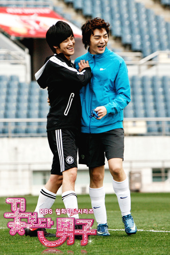 Kim Bum lost toenails while playing soccer Kb27