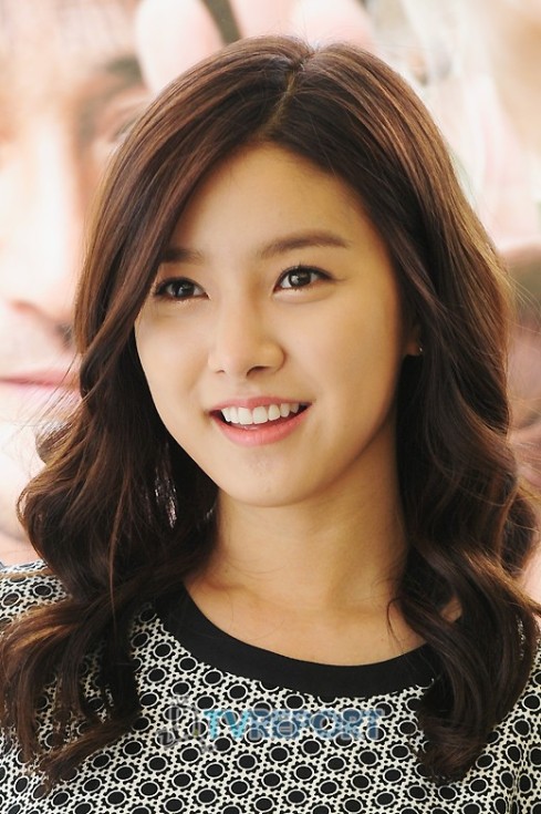 [01.07.12] Kim So Eun à la conférence de presse du drama Happy Ending 728da9773912b31bcf4d72828618367adab4e17c