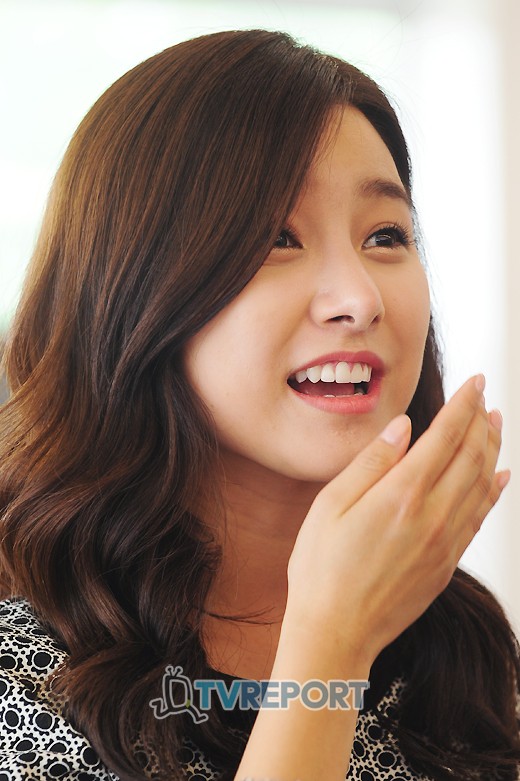 [01.07.12] Kim So Eun à la conférence de presse du drama Happy Ending B21bb051f8198618b688562f4aed2e738ad4e64a